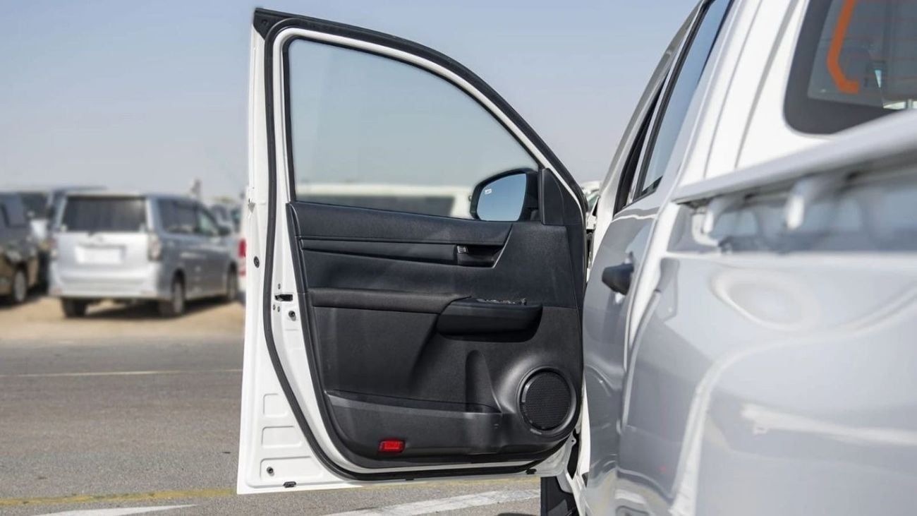 Toyota Hilux HILUX 2.4L MED OPTION