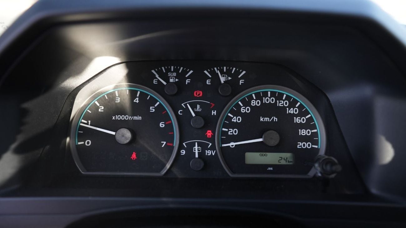 تويوتا لاند كروزر بيك آب TOYOTA LC79 PICK-UP SINGLE CABIN 4.0L V6 M/T 2025 BASIC