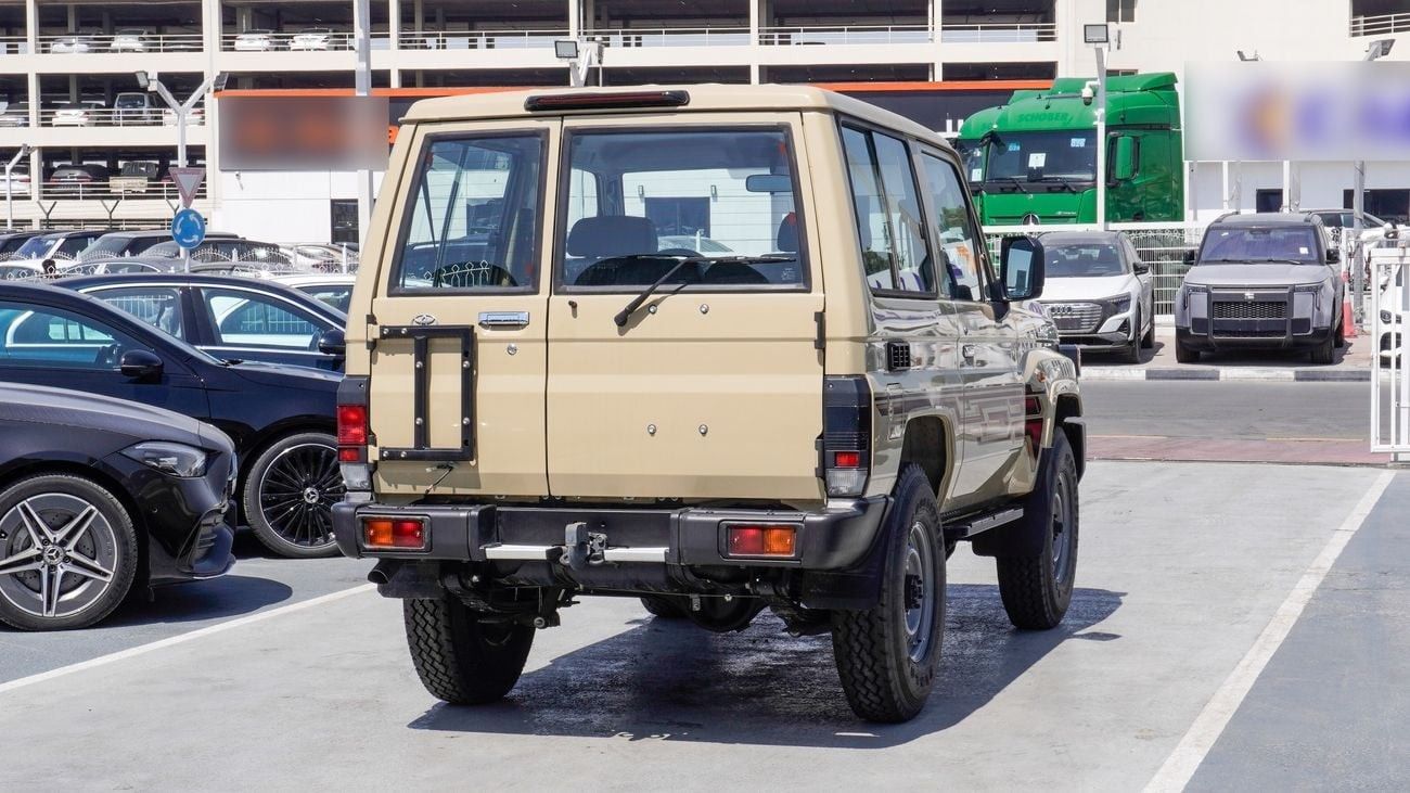 Toyota Land Cruiser 70 4.0 L V6