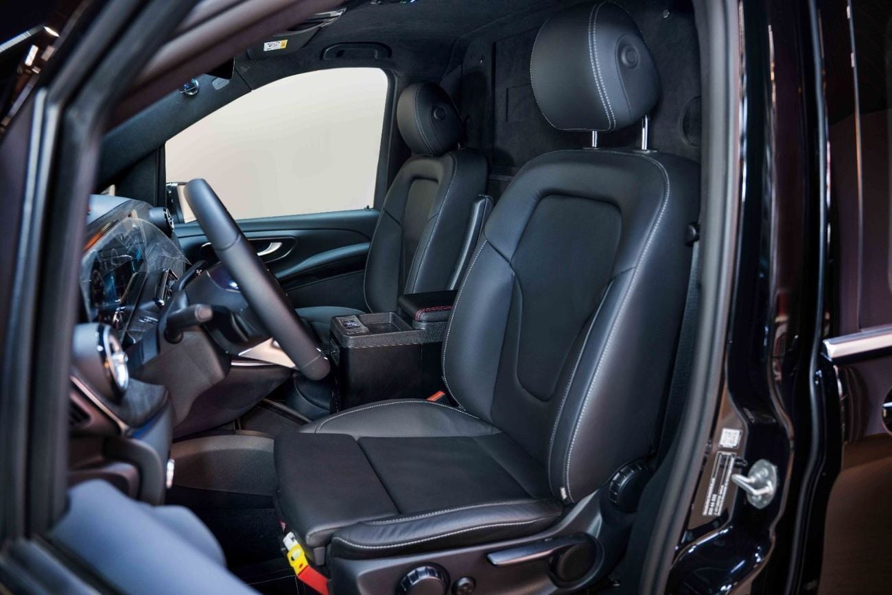Mercedes Benz V300 AVANTGARDE Original Mercedes VIP Captain Seats | Including TV partition and PlayStation 5
