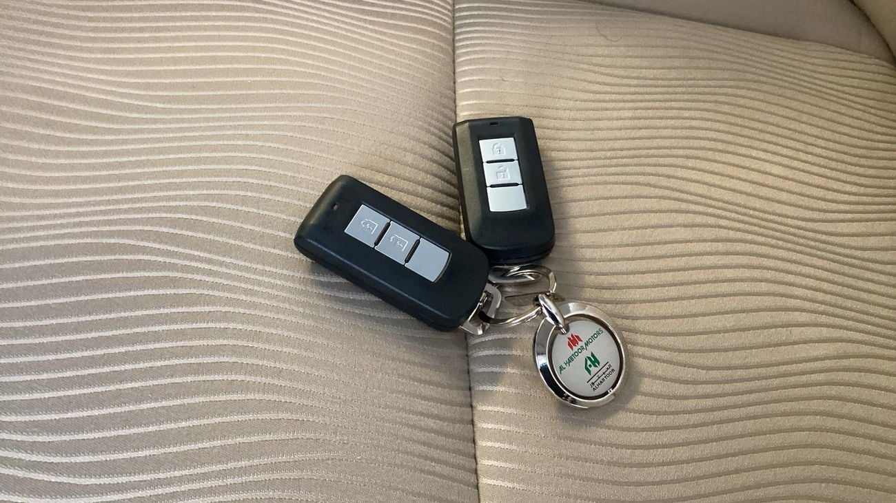 ميتسوبيشي مونتيرو سبورت 3.0 2WD AUTO GLX M/L | شامل الضمان | 0 ﺪﻔﻋﺓ ﺃﻮﻟﻯ