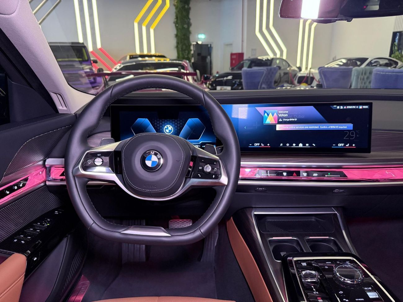 بي أم دبليو 740i 2025 BMW 740 Individual - Dealer Warranty + Service contract