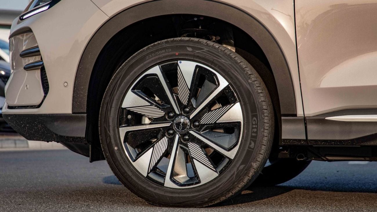 بي واي دي سونغ بلس EV 520KM LUXURY EDITION | 2025 | Ready Stock Limited QTY | For Local