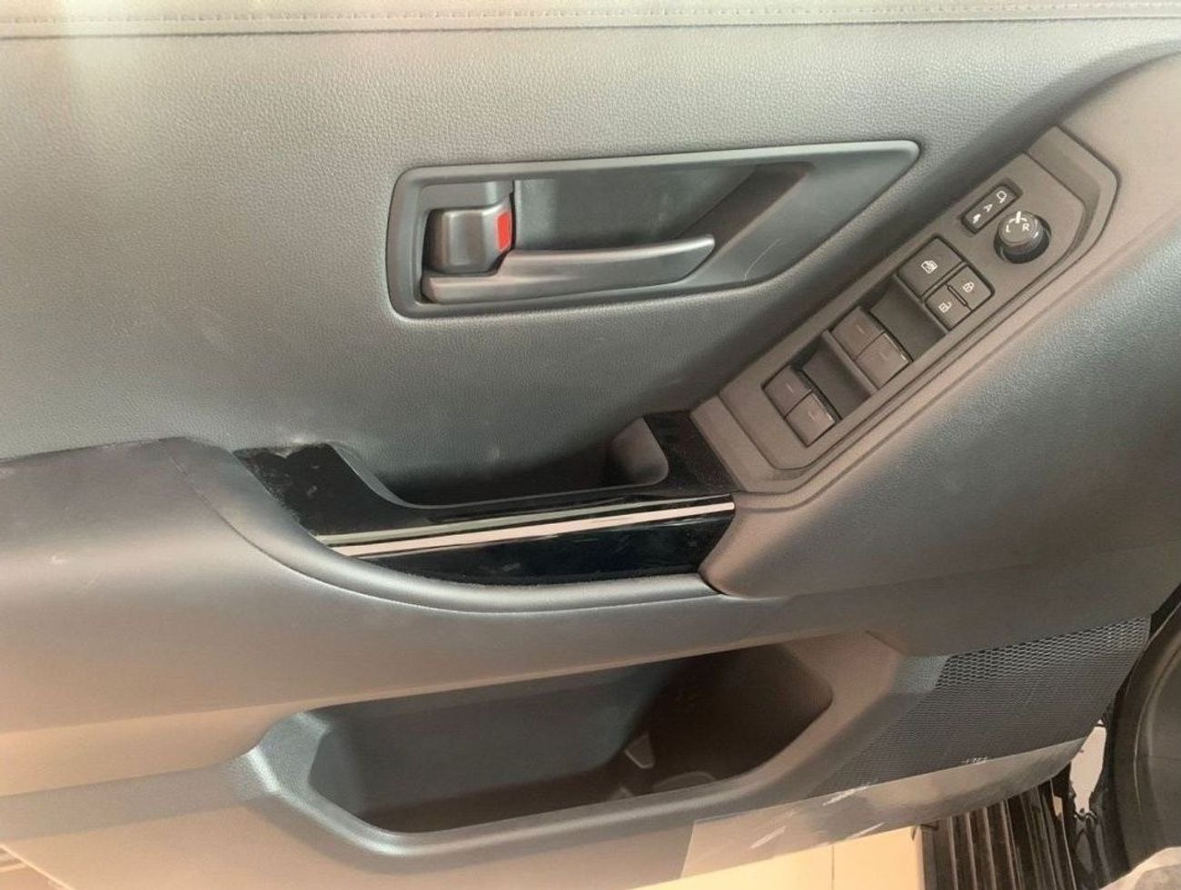 Toyota Land Cruiser EX.R 4.0L V6 BLACK INSIDE BLACK