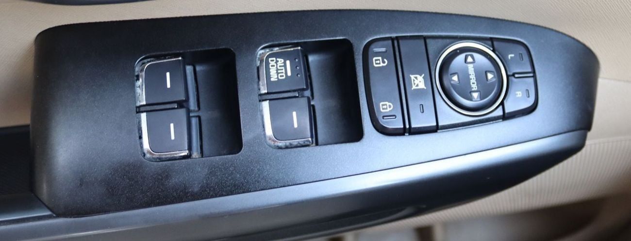 Kia Carnival EX 3.3L Kia Carnival 2020 model, GCC, accident-free, in excellent condition, 104,000 km, price 59,00