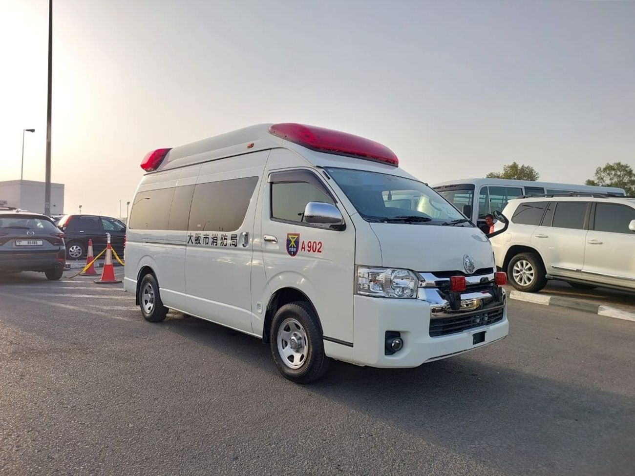 Toyota Hiace TOYOTA HIACE VAN AMBULANCE RHD 2015 MODEL 2.7 L PETROL AUTOMATIC(PM15632)