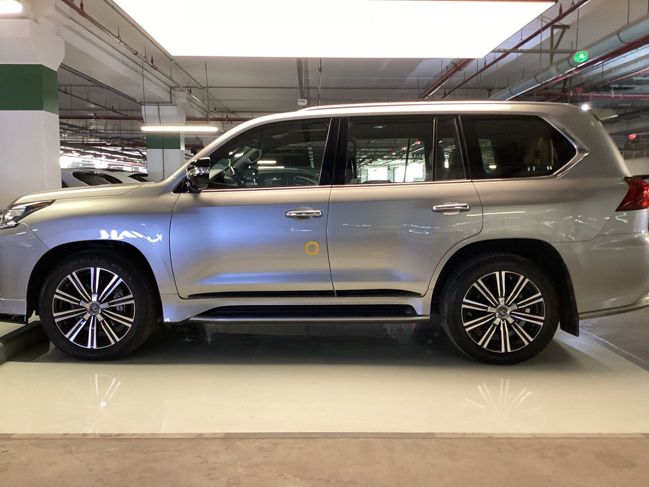 لكزس LX 570 Signature | شامل الضمان | 0 ﺪﻔﻋﺓ ﺃﻮﻟﻯ