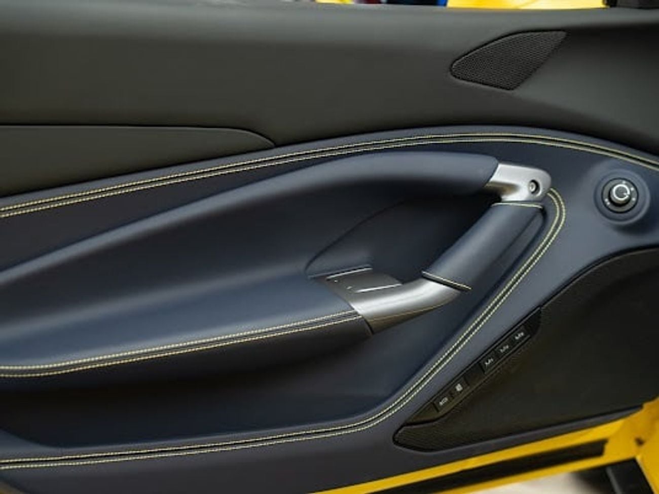 فيراري ف ٨ سبيدر 3.9T V8