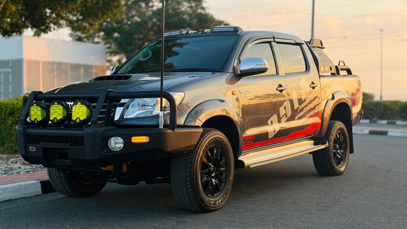 تويوتا هيلوكس HEAVY BULL BAR & SPORTS BAR | LEATHER SEATS | 3.0L | AUTOMATIC TRANSMISSION | RHD