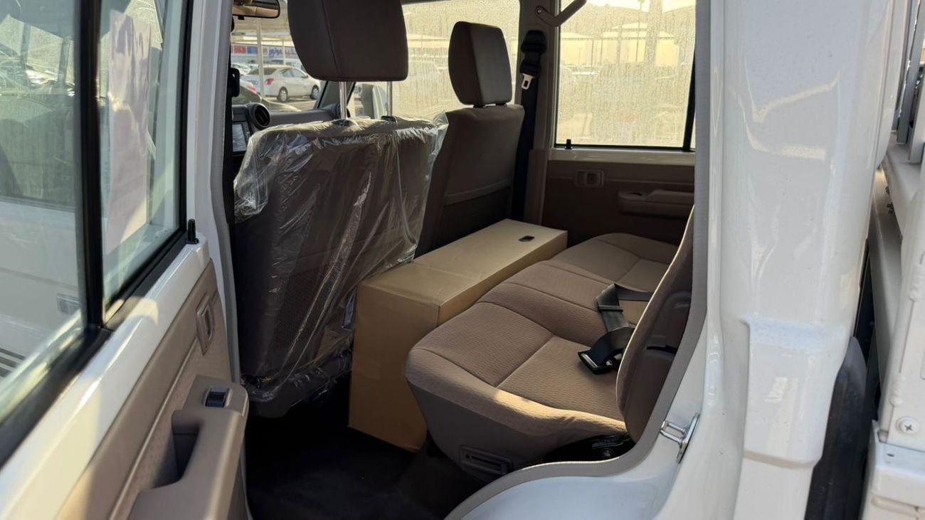 Toyota Land Cruiser Pick Up TOYOTA Land Cruiser LC79 DC 2.8 AT  mid option 2026