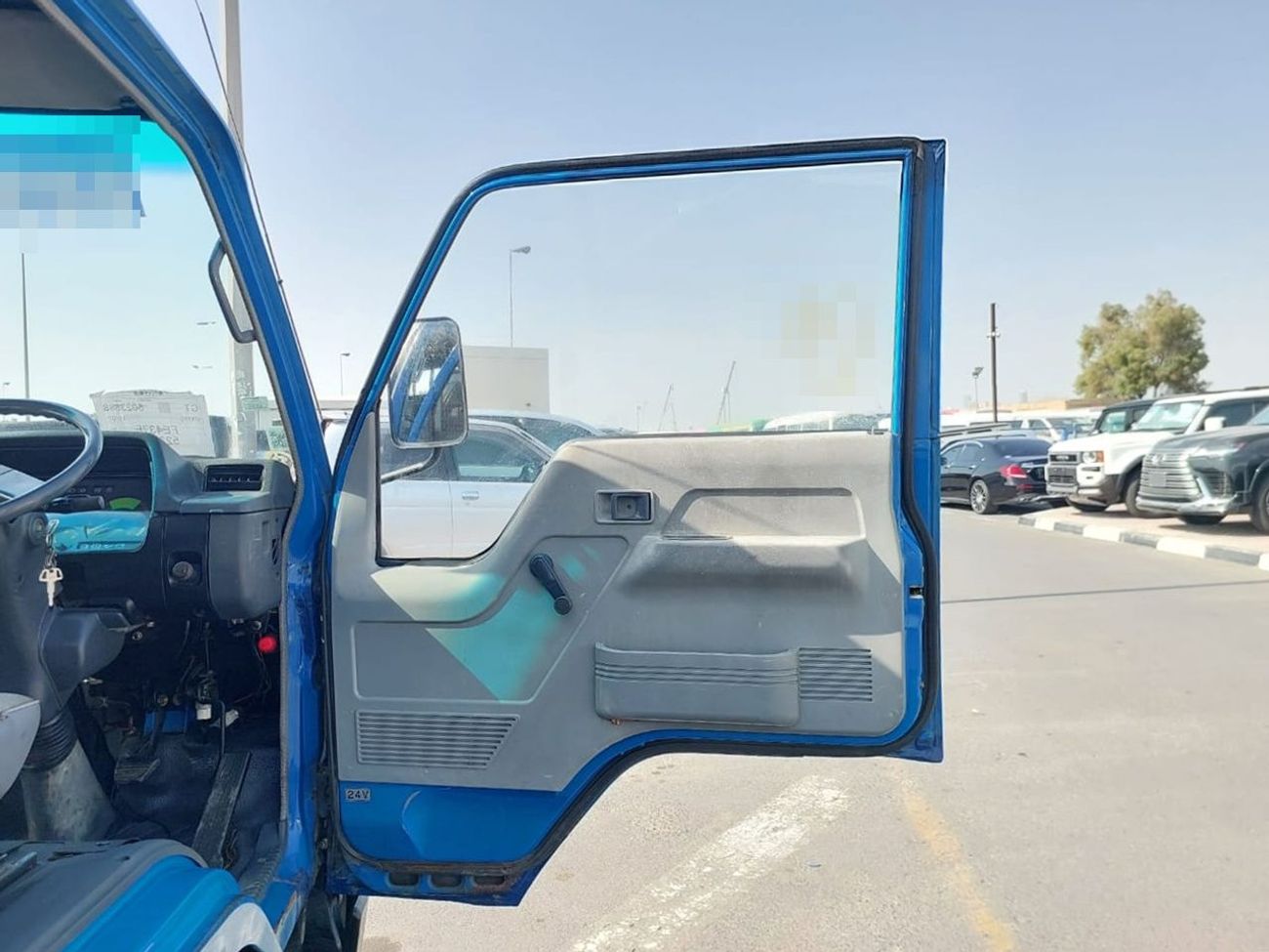 ميتسوبيشي فوسو كانتير MITSUBISHI CANTER ALUMINIUM BODY TRUCK RHD 1989 MODEL 4.2 L DIESEL MANUAL(PM22104)