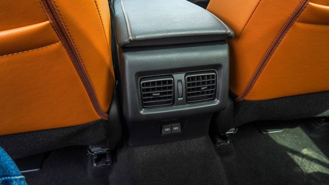 تويوتا كامري Lumiere 2.5L HEV Hybrid