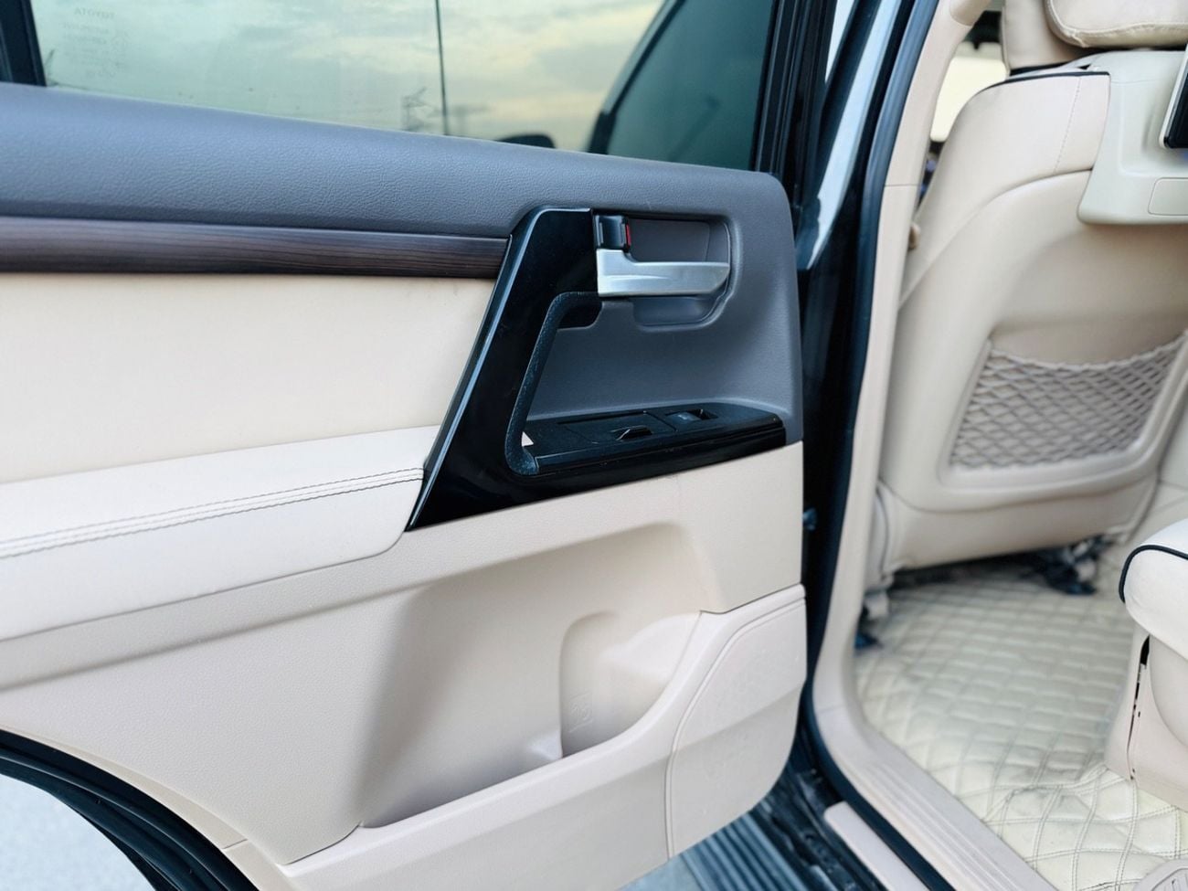 Toyota Land Cruiser GXR+ 4.0L