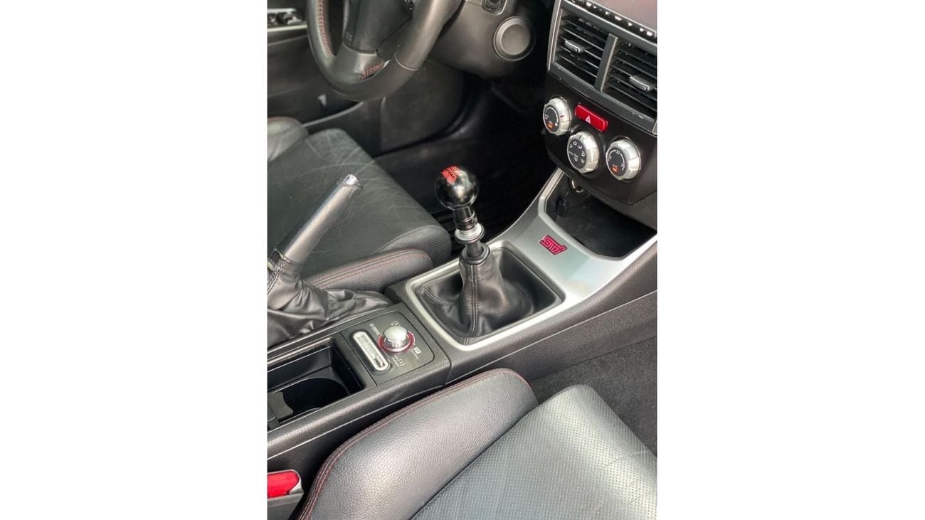 سوبارو امبريزا WRX