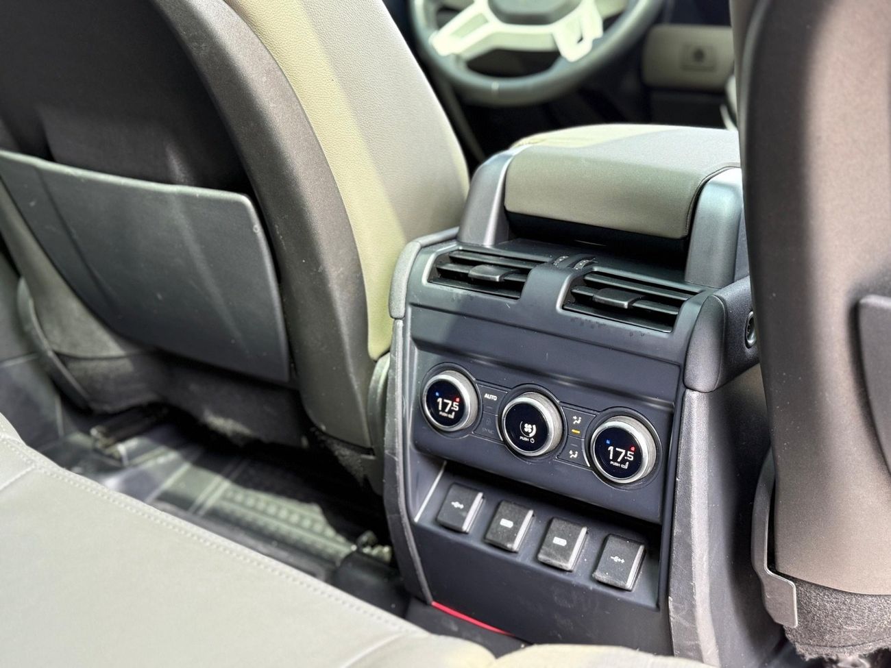 لاند روفر ديفندر P300 110 S 2.0L (5 Seater)