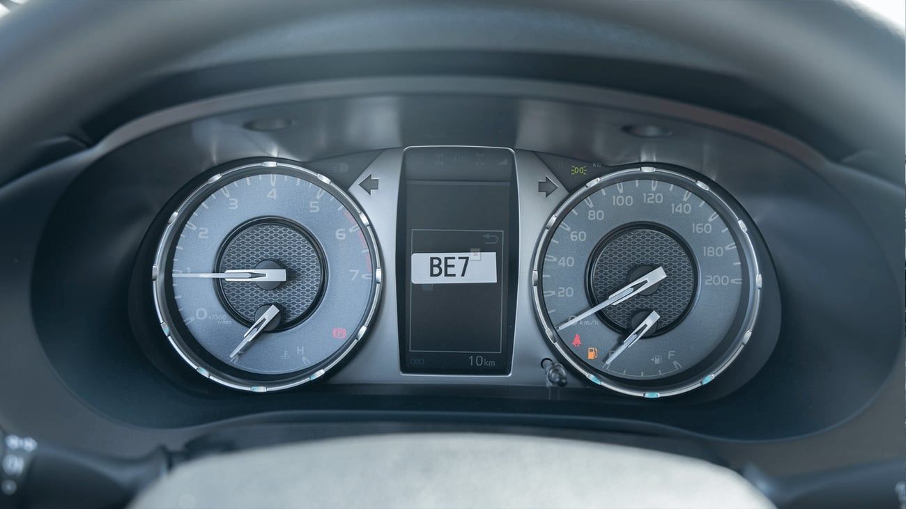 Toyota Hilux ECT0115 - Toyota Hilux Single Cab – 2.7L Petrol Manual 4wd White with Red 2025