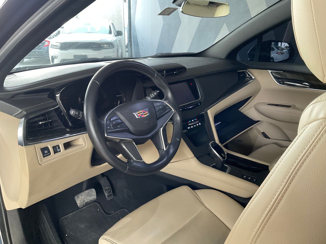 كاديلاك XT5 Luxury AWD | شامل الضمان | 0 ﺪﻔﻋﺓ ﺃﻮﻟﻯ