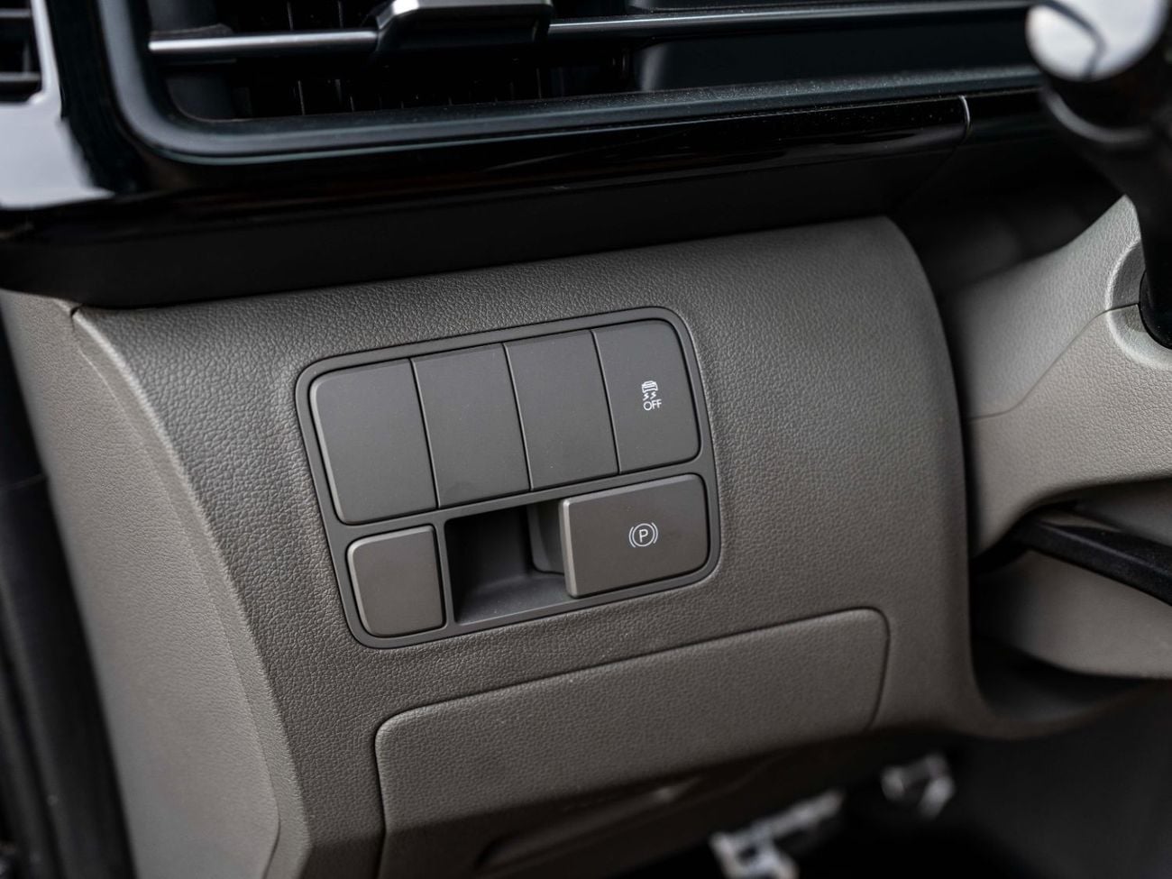 هيونداي ستاريا 3.5L Luxury (7 Seater)