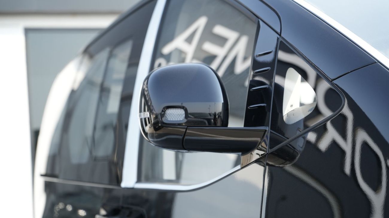 هيونداي ستاريا 2.2 Diesel 11 Seater M/T 2025 MY