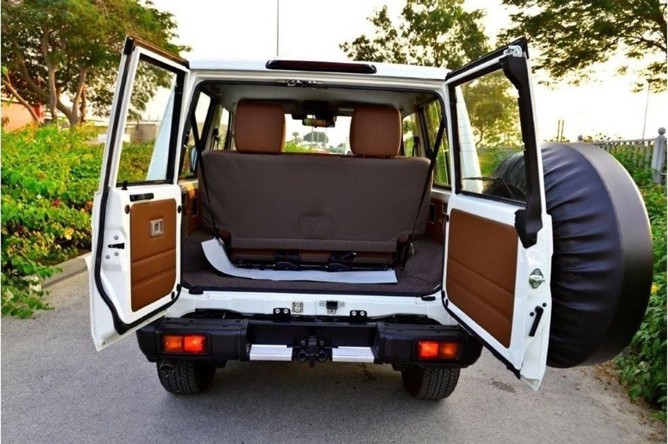 Toyota Land Cruiser 70 2025 TOYOTA LAND CRUISER 71 HARDTOP SDLX 4.0L PETROL 4WD AT