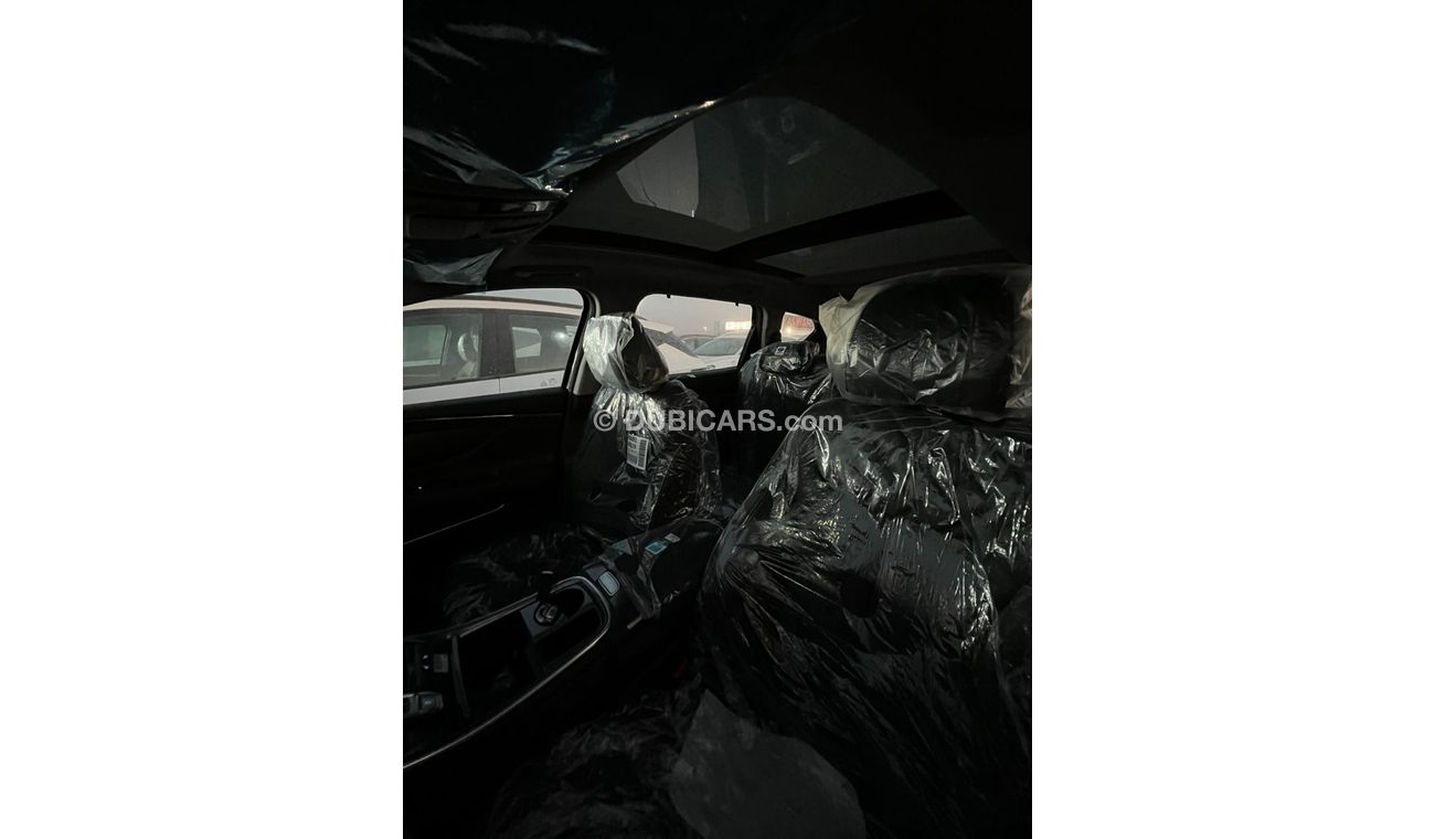 Hyundai Santa Fe 2.5 L 4x4 Panoramic roof  360 camera  Heated seat  Ventilation seat