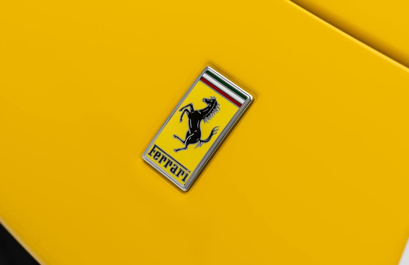 فيراري SF90 ستراديل 4.0L V8 Twin-Turbocharged Engine + eMotor