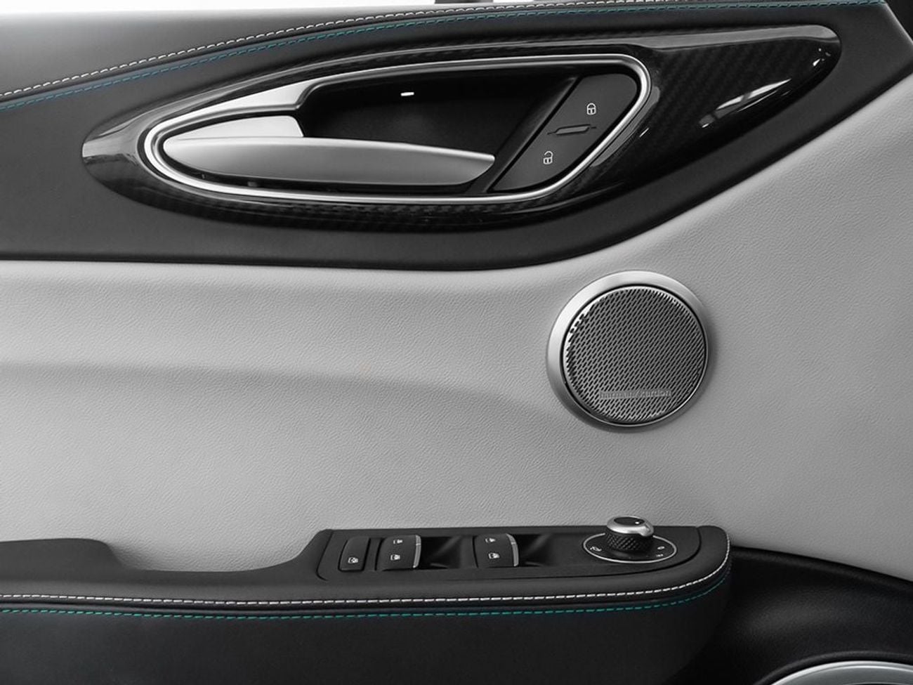 ألفا روميو جوليا Quadrifoglio 2.9L (505 HP)