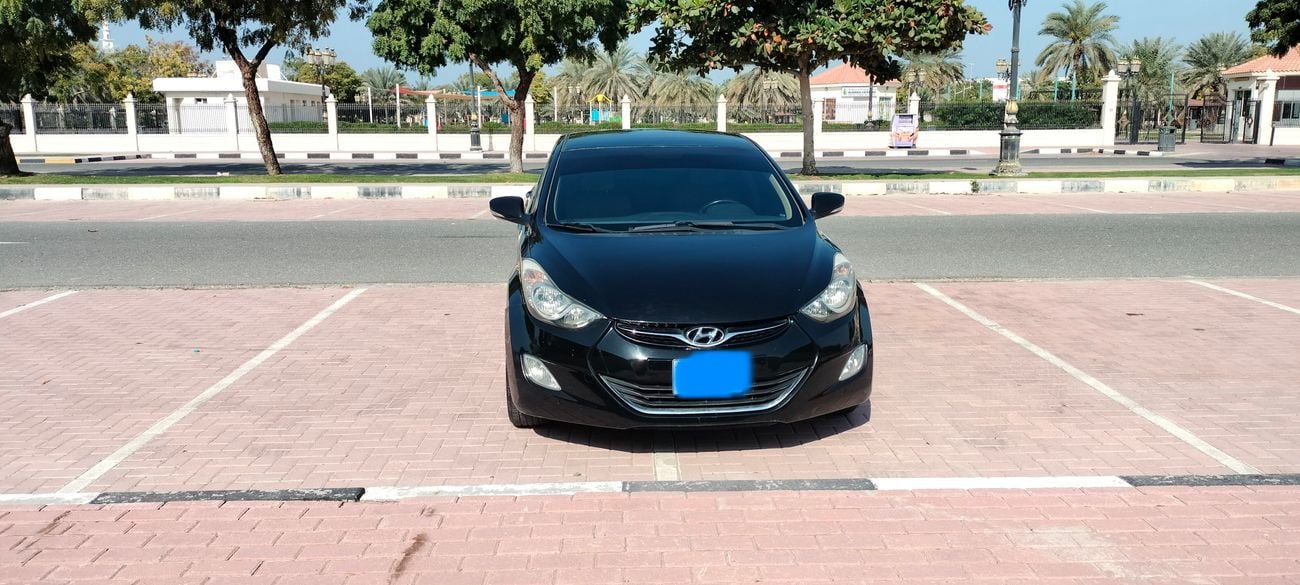 هيونداي إلانترا sedan, fwd, 5 seats, 4 doors