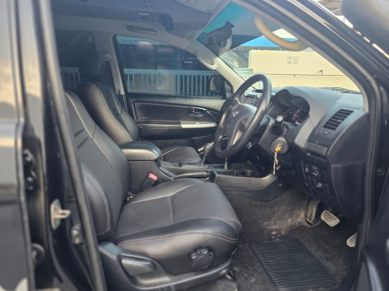 Toyota Hilux 2015 | 3.0L DIESEL | AT | RHD | DOUBLE CABIN | HEAVY BULL BAR | AIR SNORKEL | SPORTS BAR