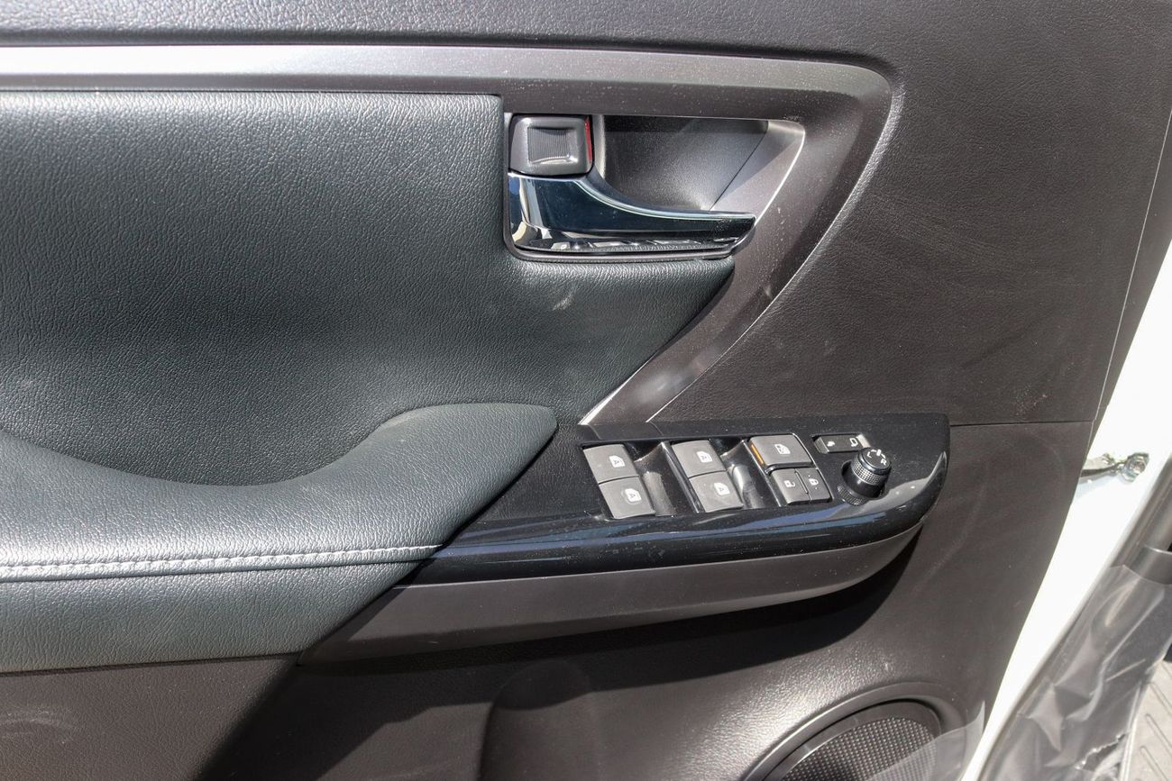 Toyota Fortuner 2026 Model Toyota Fortuner, 4.0L Petrol 4WD 6A/T