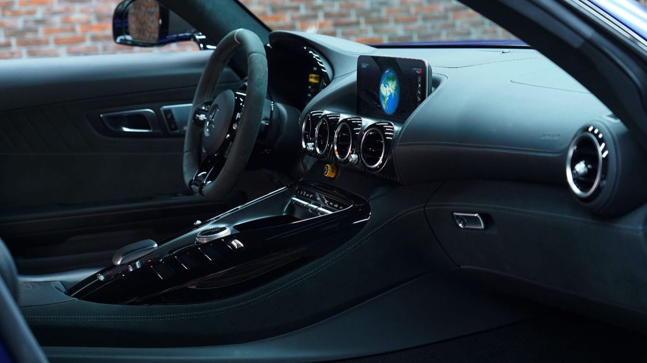 مرسيدس بنز AMG GTR | LIMITED OFFER | IMMACULATE CONDITION | CARBON DETAILS | SPORT AMG SEATS