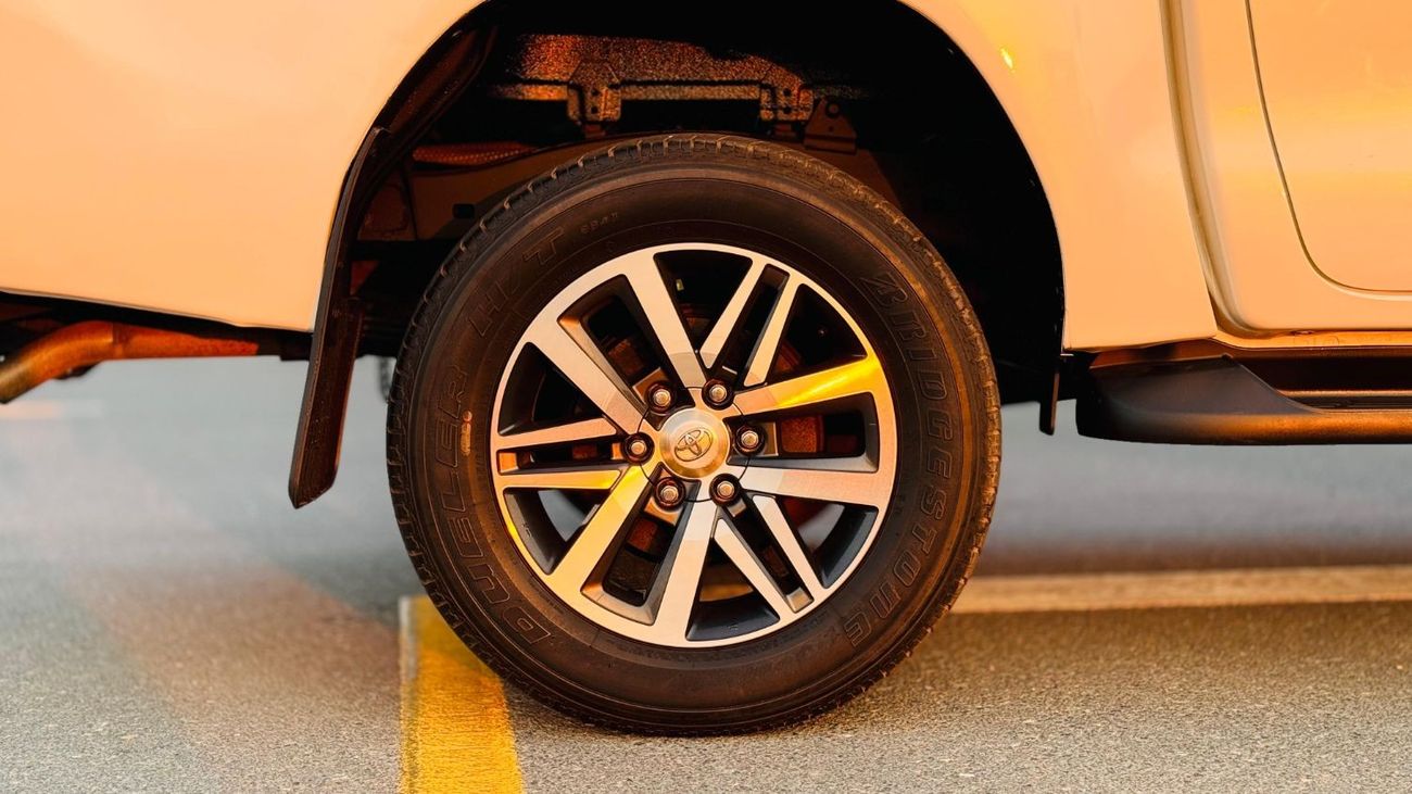 Toyota Hilux PREMIUM CONDITION | RHD | 2.8L DIESEL | 2017 | BOOT COVER | ELECTRIC SEAT