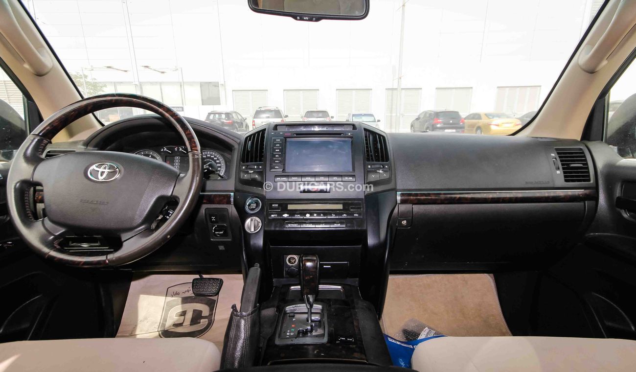 تويوتا لاند كروزر GXR V8