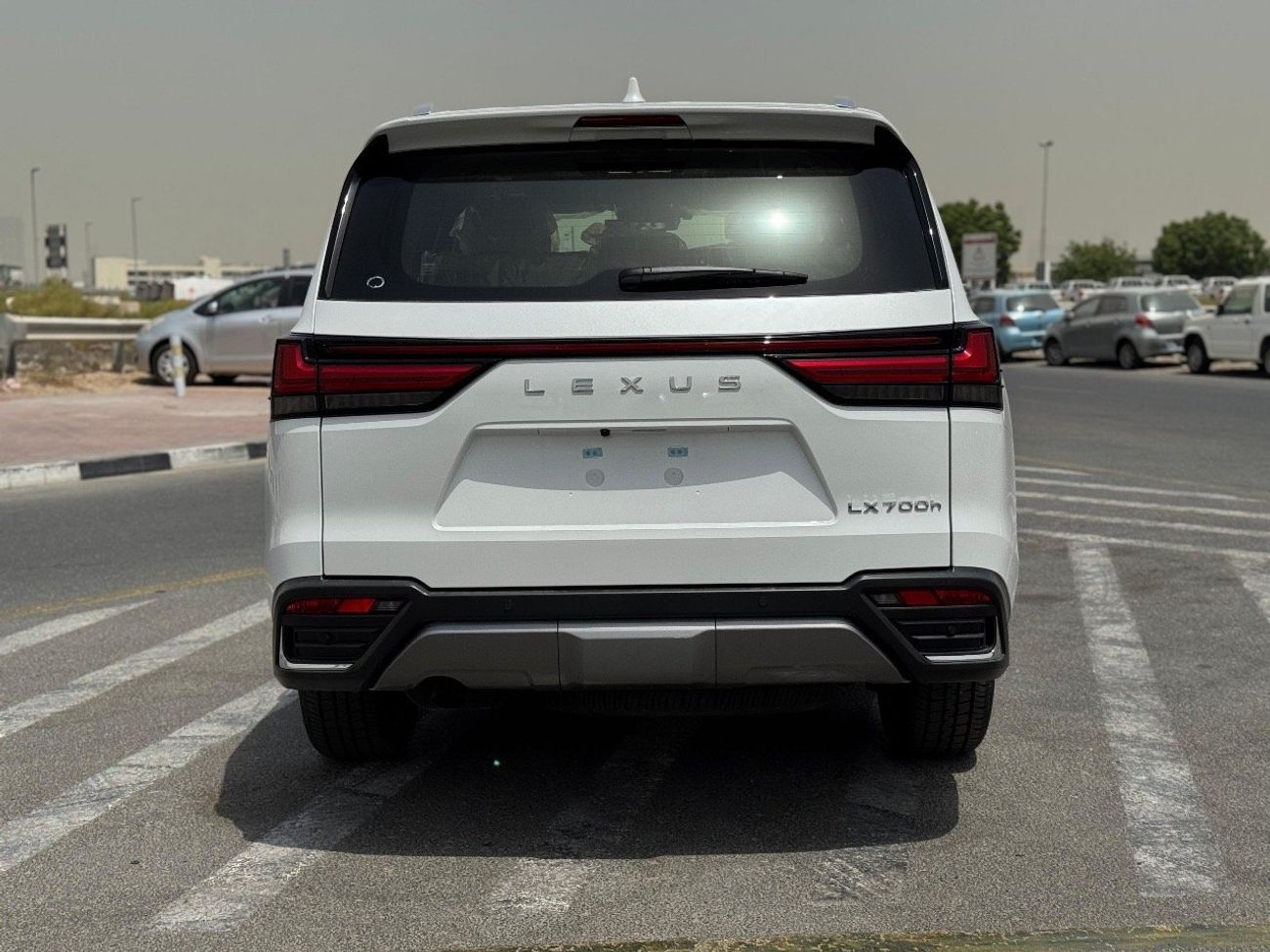 Lexus LX 700h Lexus LX700h 5 seaters 2025 Full with headup display & radar