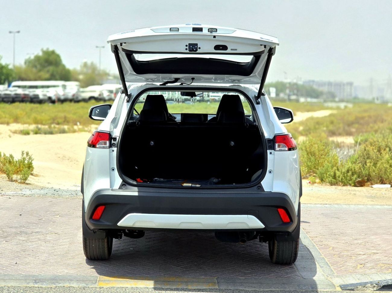 تويوتا كورولا كروس TOYOTA COROLLA CROSS 2.0L ELITE PLUS - FULL - 2025 - WHITE INSIDE BLACK