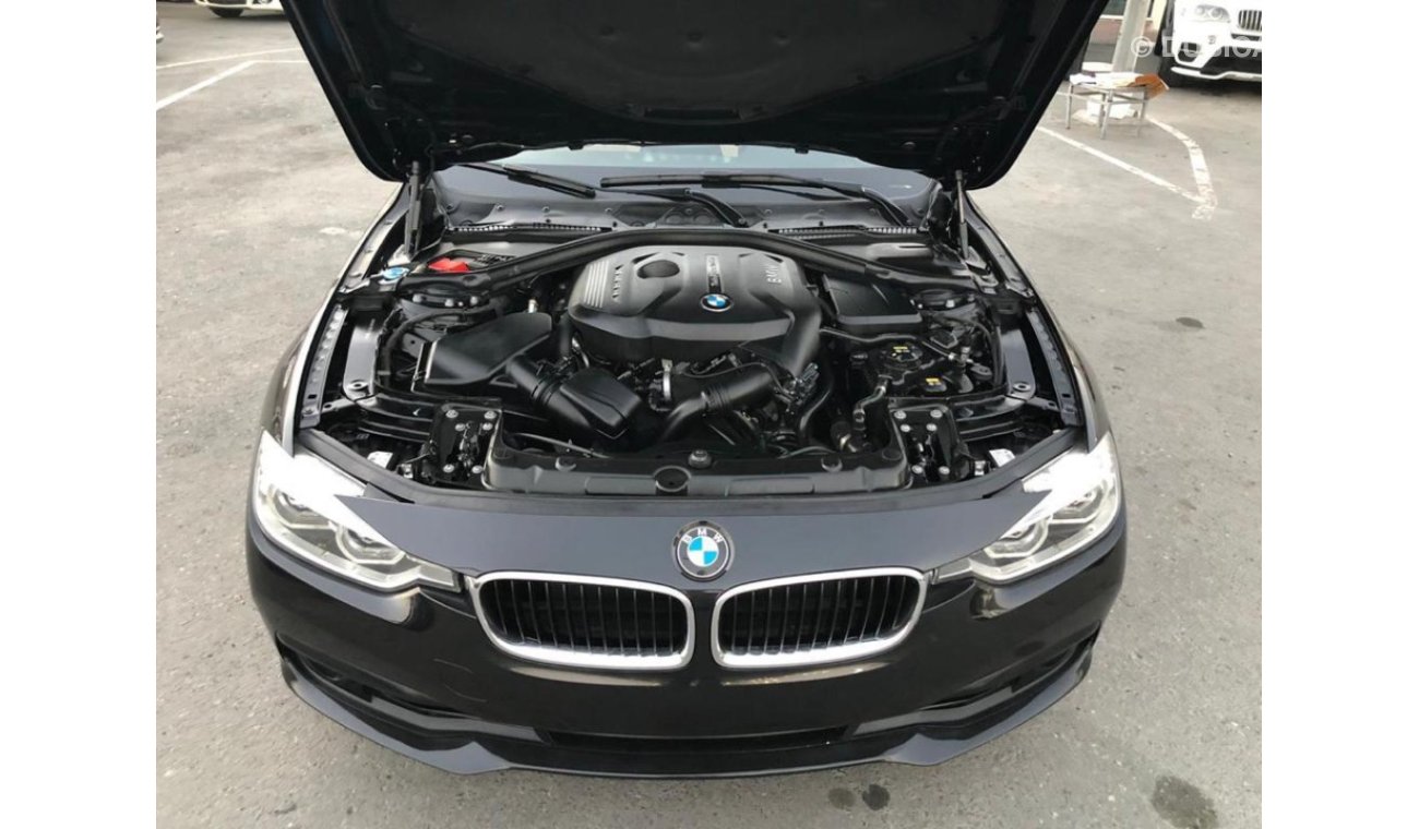 BMW 320i Bmw 320 model 2018 GCC car perfect condition full option