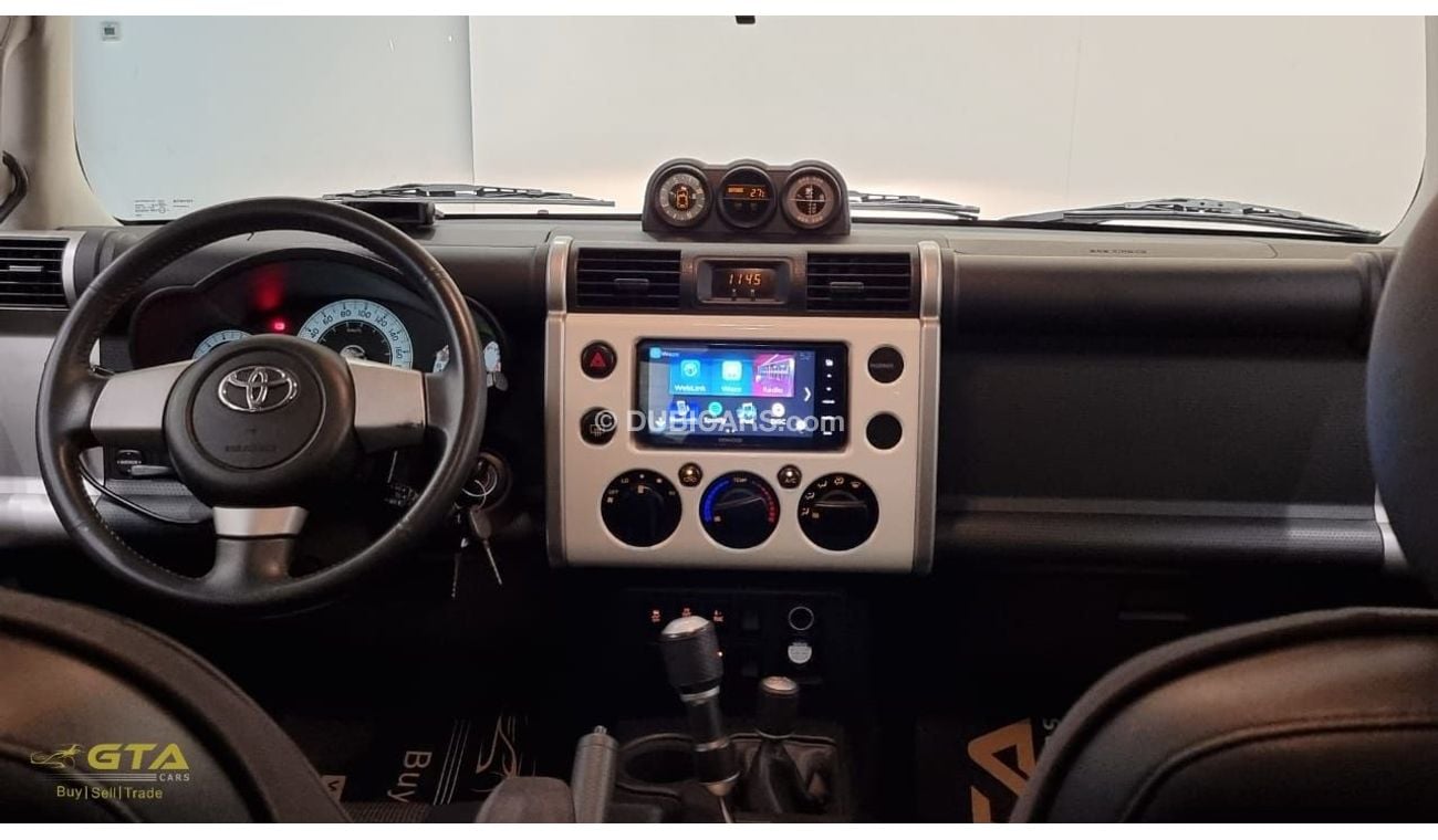 تويوتا إف جي كروزر 2014 Toyota FJ Cruiser GXR, Full Service History, GCC