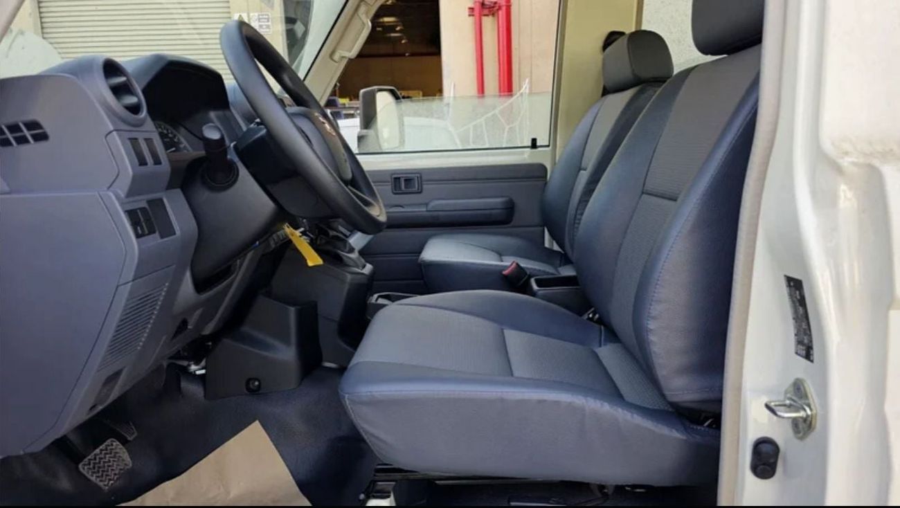 تويوتا لاند كروزر 70 TOYOTA LC78 HARDTOP AT 2.8 2025