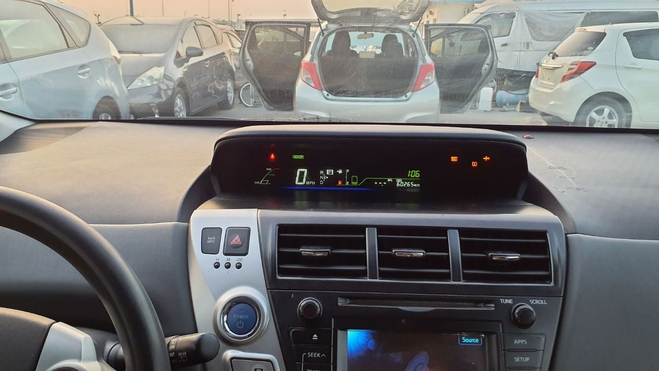 Toyota Prius Prius Alpha 7 Seater Orignal LHD