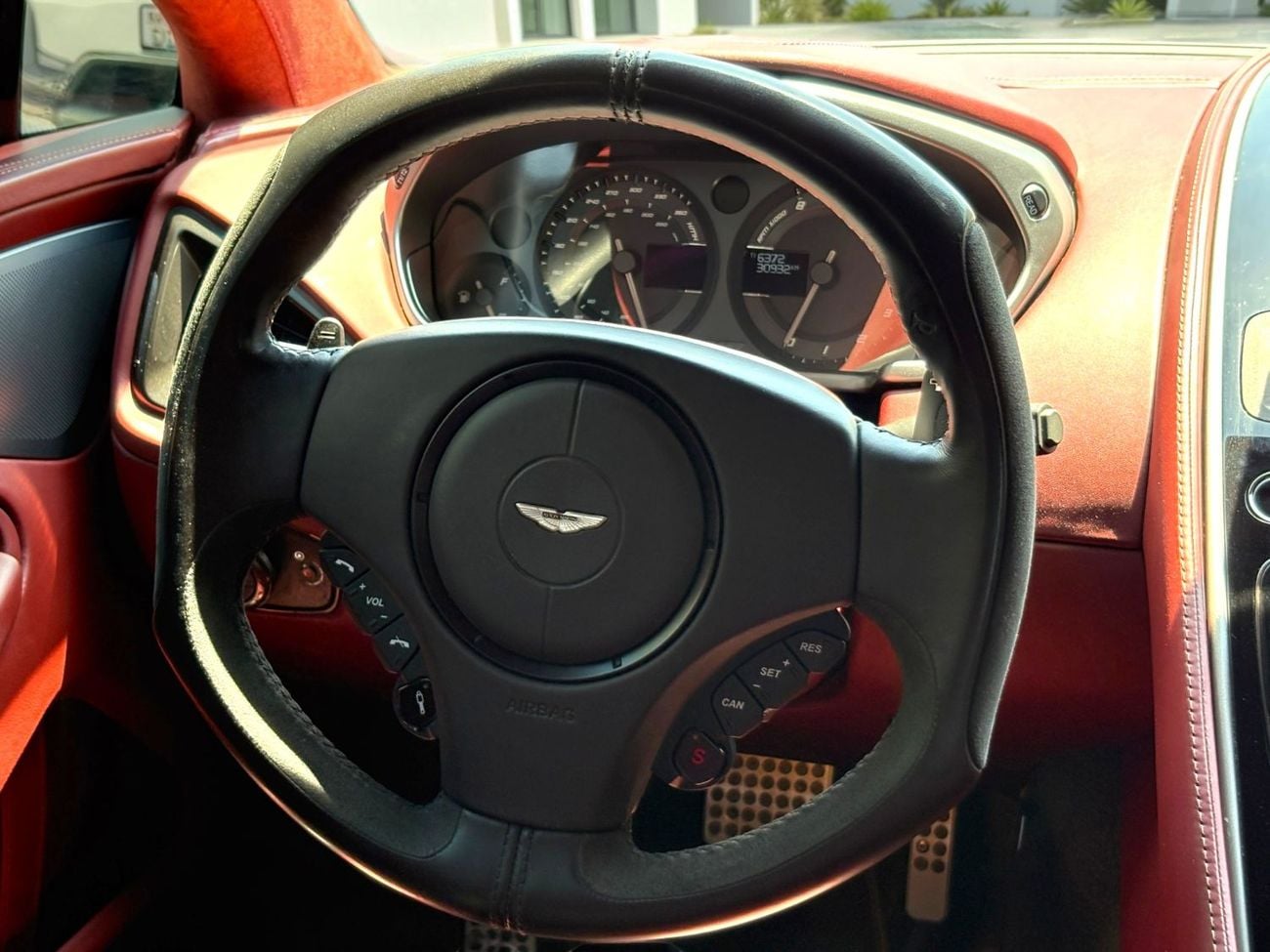 Aston Martin Vanquish Carbon Black 6.0L Coupe CARBON OPTIONS  PPF | ASTON MARTIN VANQUISH | V12 | 2014 | GCC SPECS