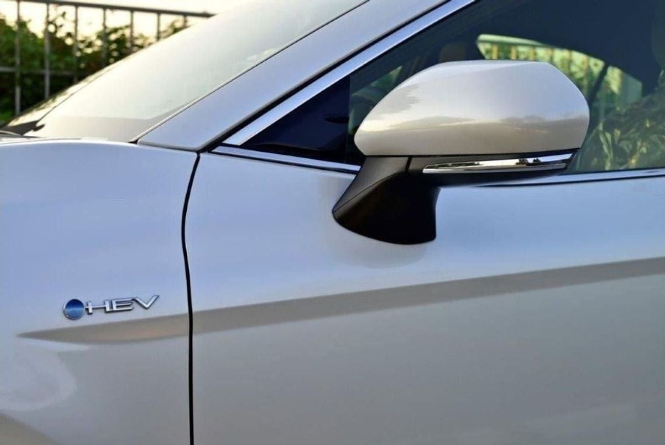 تويوتا كامري E HYBRID 2.5L PETROL 5 SEAT AUTOMATIC TRANSMISSION