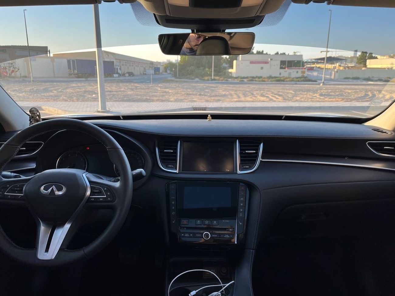 إنفينيتي QX50 2.0T Luxe (FWD)