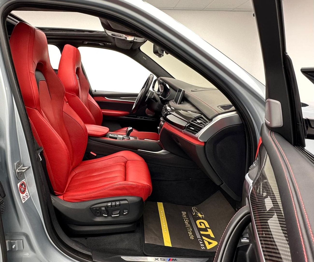 BMW X5M Std 4.4L 2017 BMW X5M M-Sport, BMW Full Service History, Excellent Condition, GCC