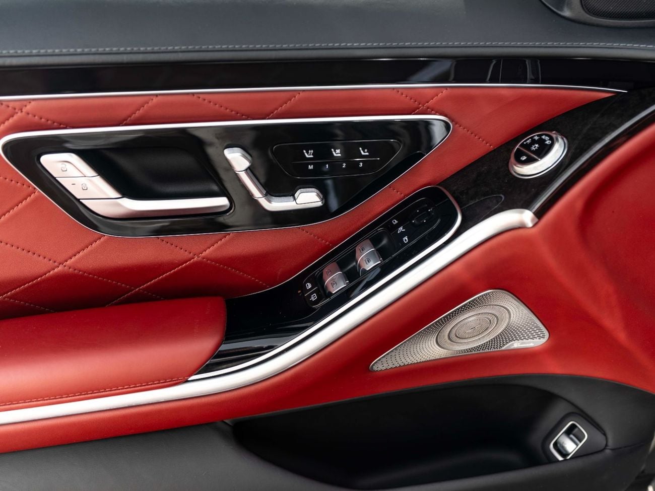 مرسيدس بنز S 500 4MATIC L