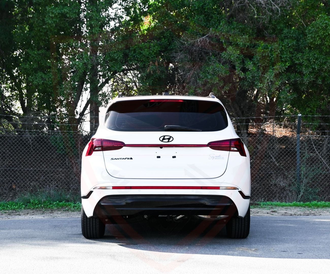 Hyundai Santa Fe Smart 2.4L Hyundai Santa Fe 2024 signature  , GCC , Accident-Free, in Excellent Condition — 1,260 AE