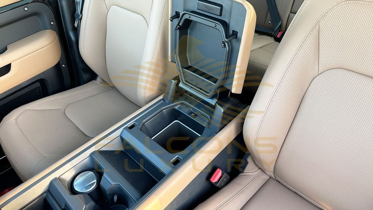 Land Rover Defender 110 HSE P400 3.0L GCC DEALER WARRANTY 5 YEARS