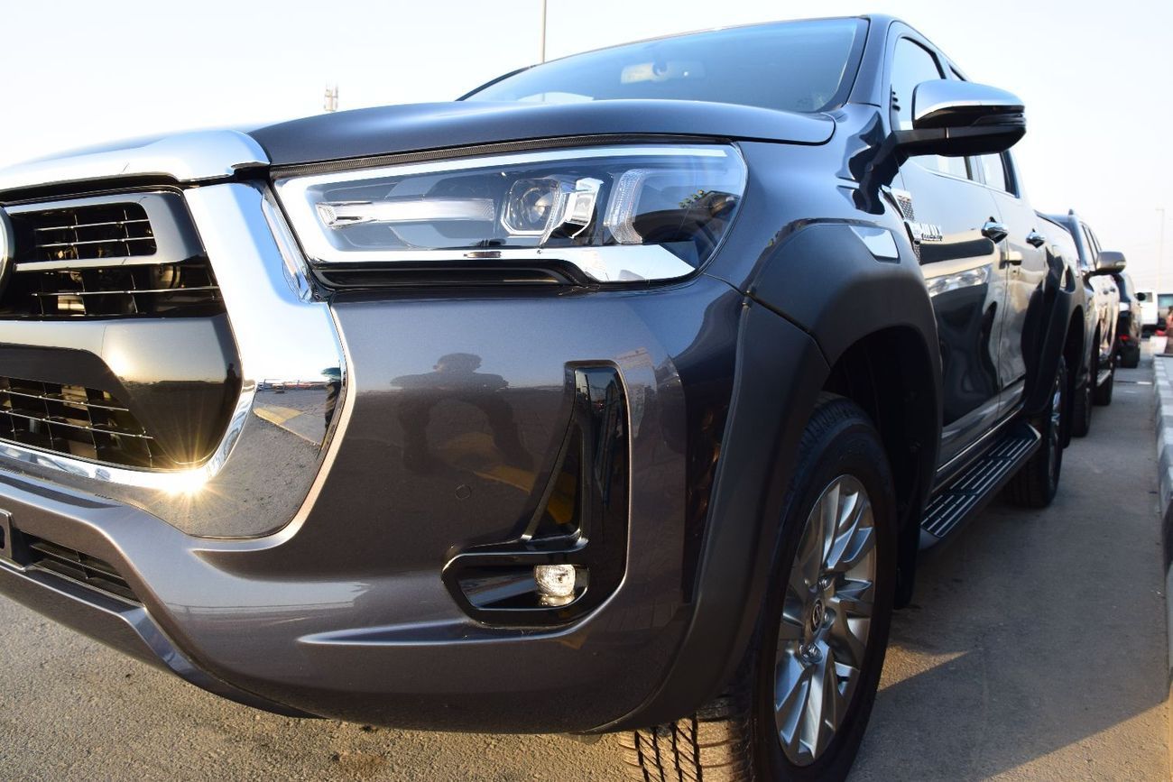 تويوتا هيلوكس SGLX 4x4 Diesel 2.8L ( Right Hand )
