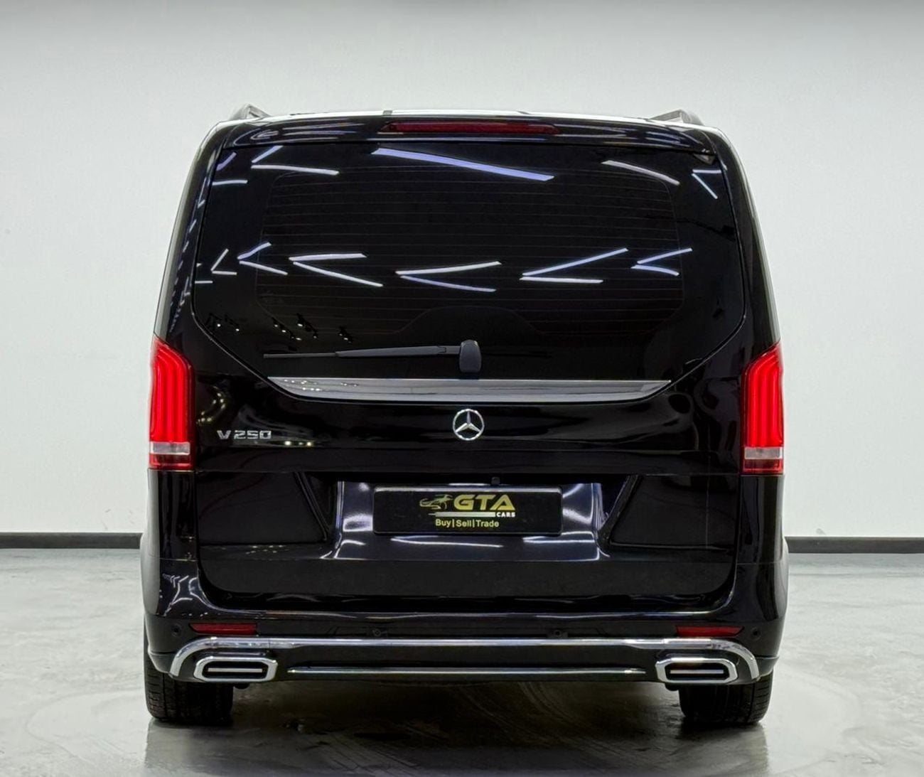 مرسيدس بنز V 250 2023 Mercedes-Benz V250 Line Conversion, 1 Year Warranty Unlimited KM, Full Service History, GCC