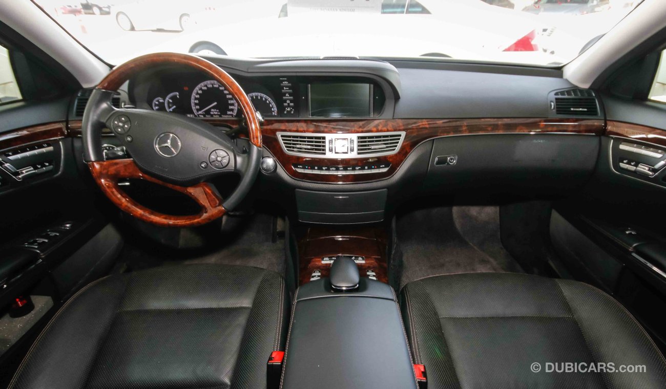 مرسيدس بنز S 550