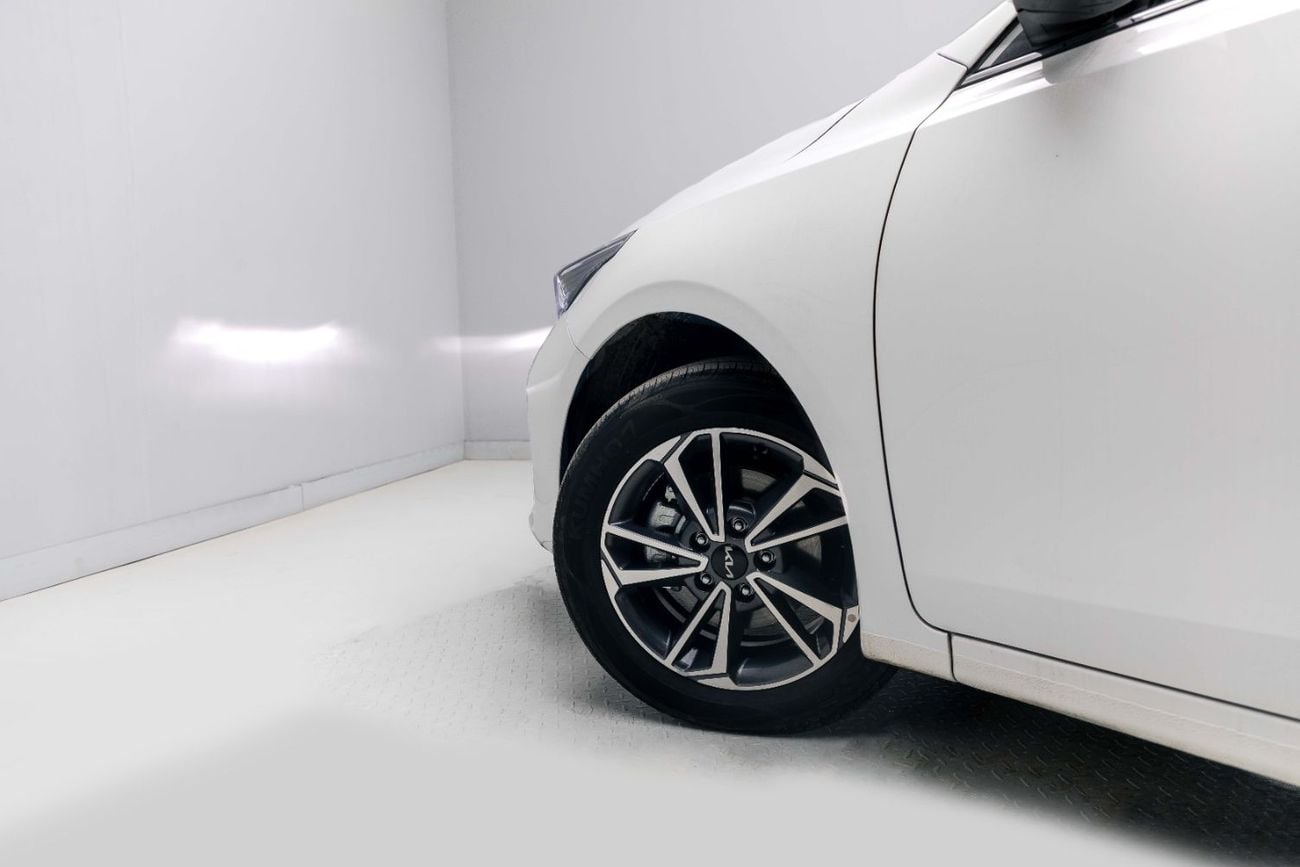 Kia K3 Comfort 1.5L - White Inside Black | Export Only